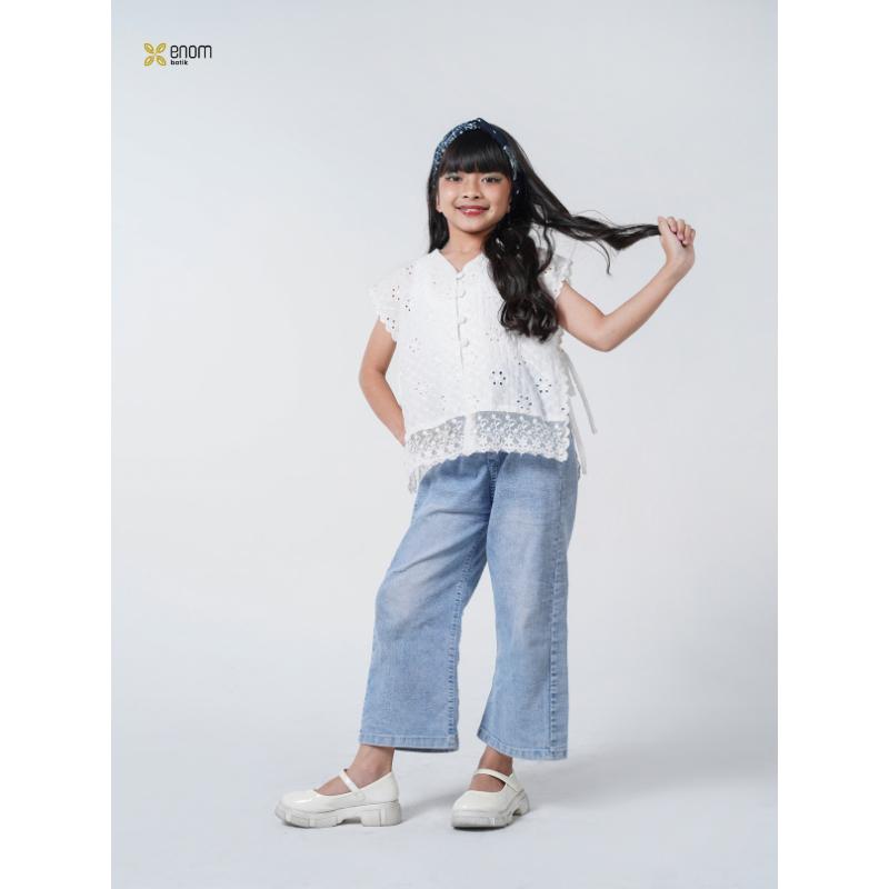 Blouse Kid's Sleeveless White Cotton Embroidery Gaung Seraya Lail Z11584