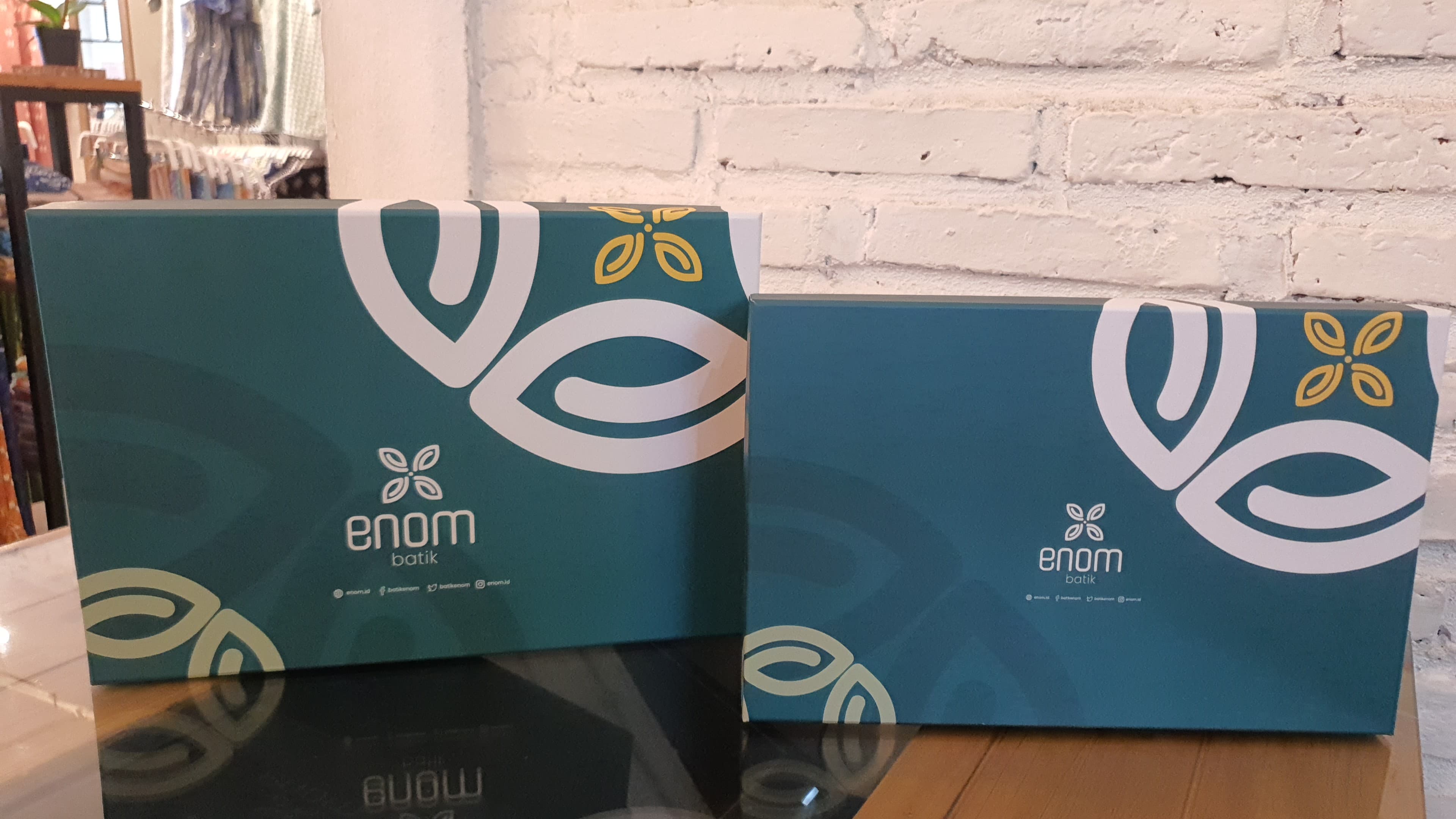 Batik ENOM - Box Exclusive - Hard Box