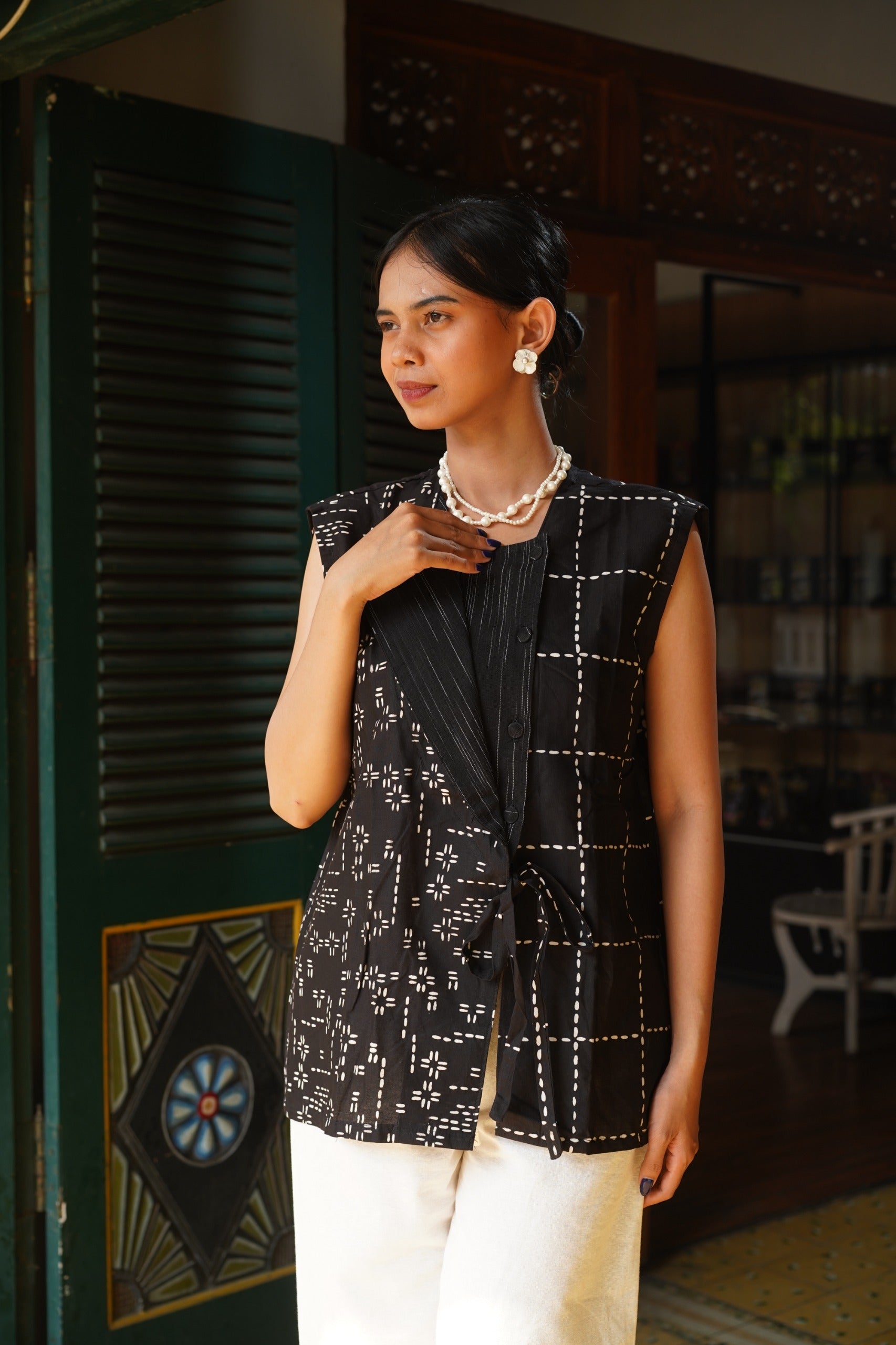 Batik ENOM - Inara Blouse - Batik Cap Bahan Katun - Outer Batik Wanita Modern - Onyx Series