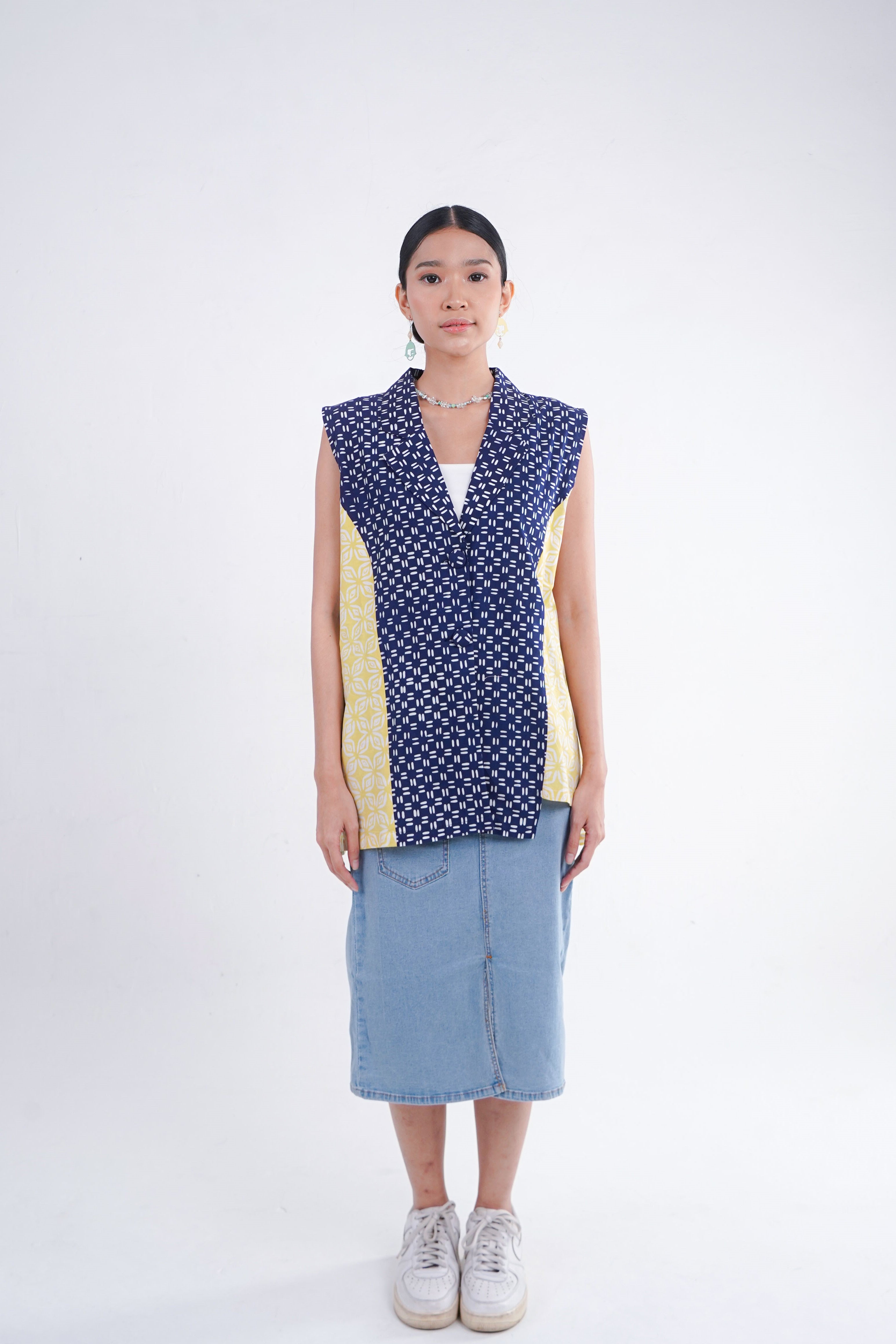 Batik ENOM - Outer Monica & Kemeja Dewin - Batik Cap Bahan Katun -  Baju Batik Wanita Modern - Kemeja Batik Pria Lengan Pendek - Luminara Series