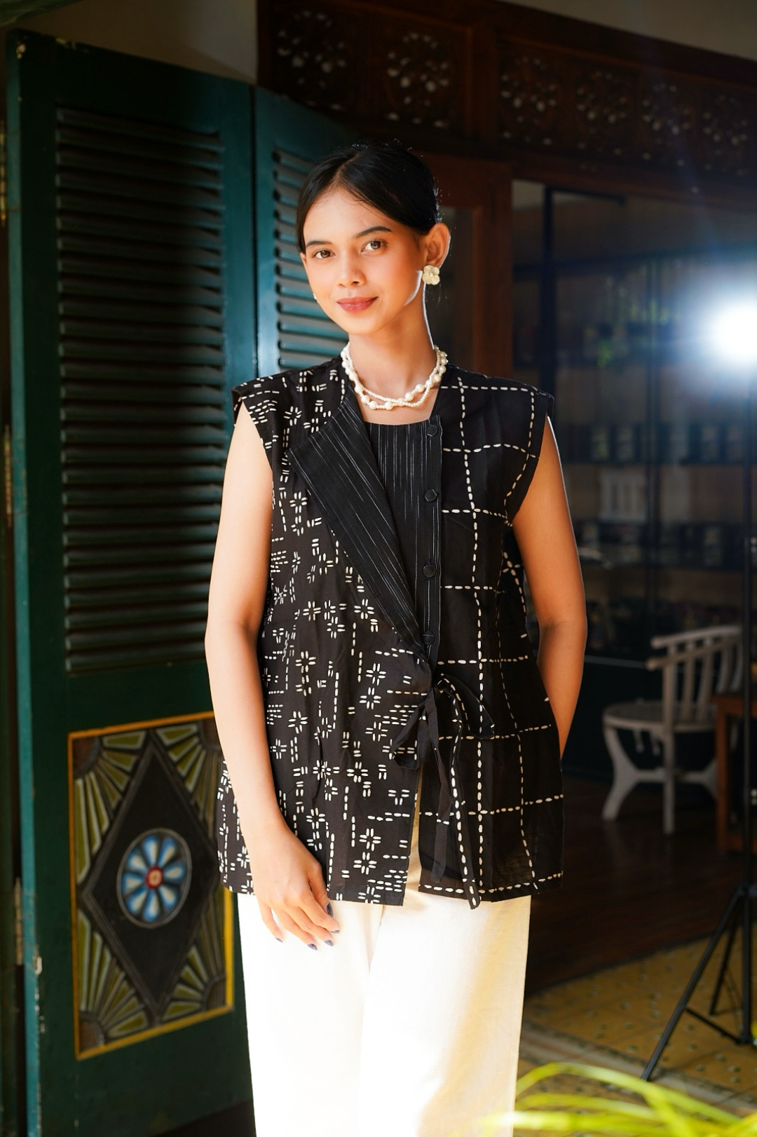 Batik ENOM - Inara Blouse - Batik Cap Bahan Katun - Outer Batik Wanita Modern - Onyx Series