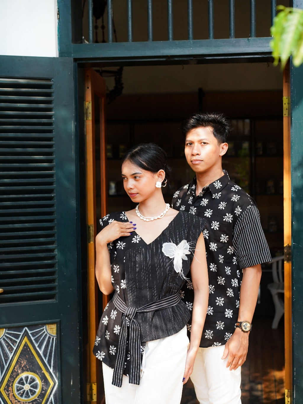 Batik ENOM - Gracia Blouse - Batik Cap Bahan Katun - Baju Batik Wanita Modern - Onyx Series