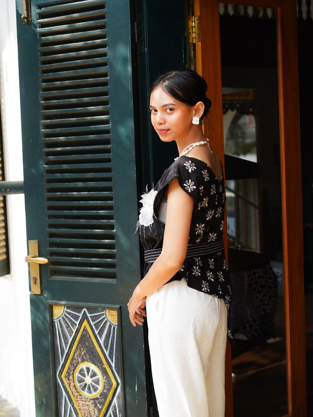 Batik ENOM - Gracia Blouse - Batik Cap Bahan Katun - Baju Batik Wanita Modern - Onyx Series
