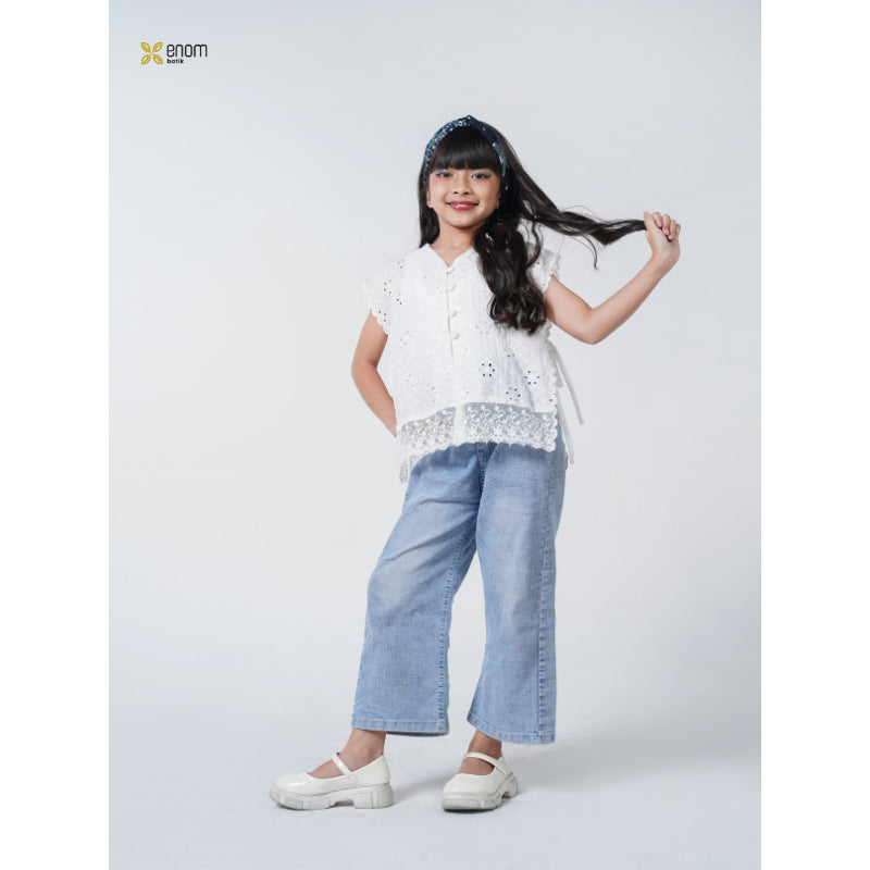 Blouse Kid's Sleeveless White Cotton Embroidery Gaung Seraya Lail Z11584