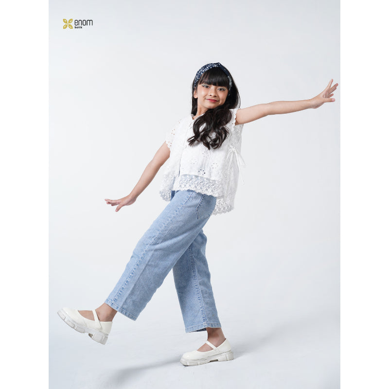 Blouse Kid's Sleeveless White Cotton Embroidery Gaung Seraya Lail Z11584